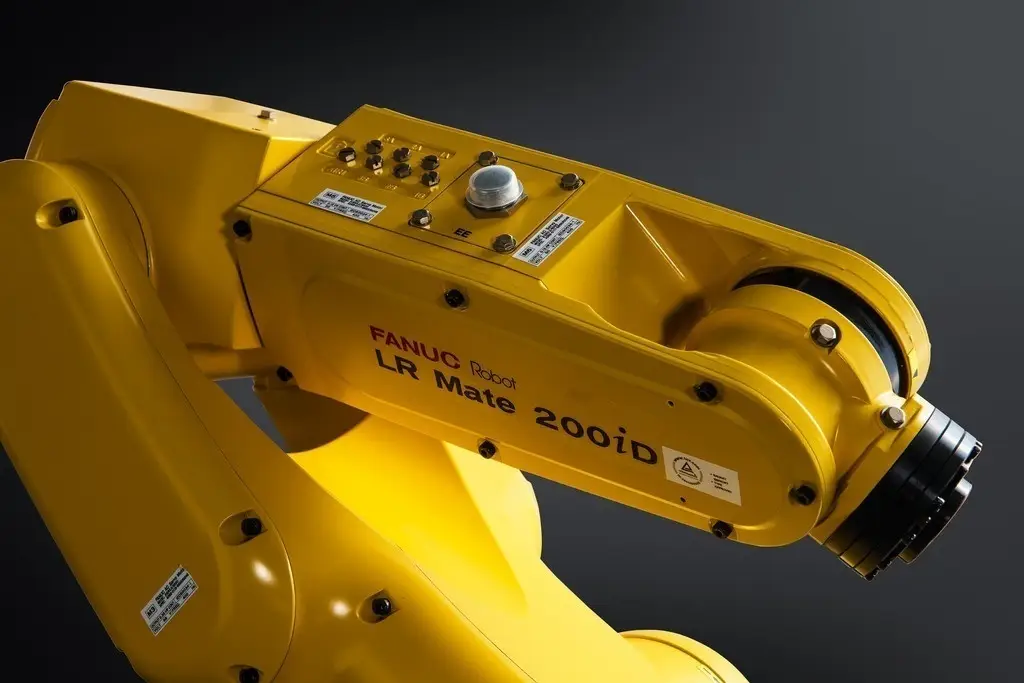 Учебный робот FANUC
