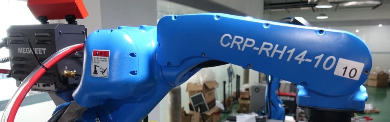 Робот для MIG/MAG сварки на базе робота CRP Робот для MIG/MAG сварки на базе робота CRP